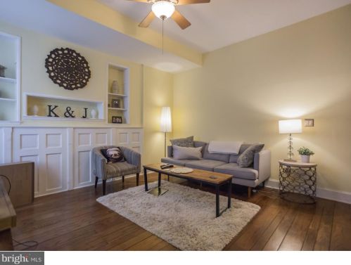 241 Bainbridge St, Philadelphia PA 19146-2034 exterior