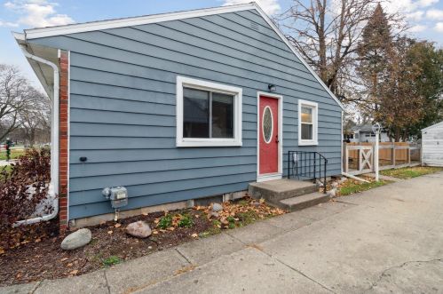 2119 Golfview Ave, Kalamazoo MI 49001-5223 exterior