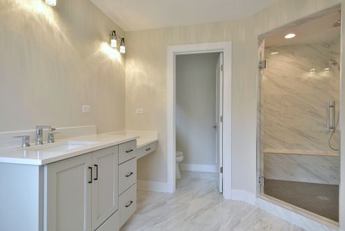 698 Berkley Ave, Elmhurst IL  60126-4244 exterior