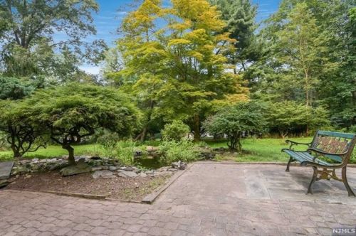 176 Chestnut St, Demarest NJ 07627-1035 exterior