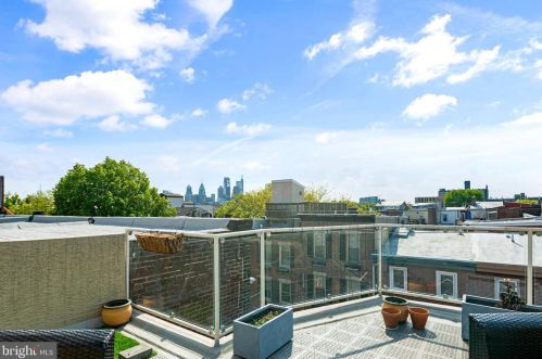 977 Lawrence St, Philadelphia PA 19120-4127 exterior