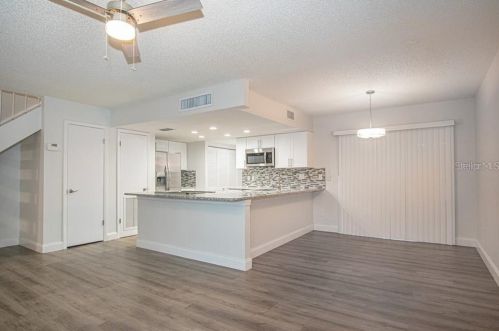 6909 Mexicala Ct, Tampa FL  33634-3515 exterior