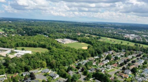 81 Pheasant Run, Edison NJ 08820-2943 exterior