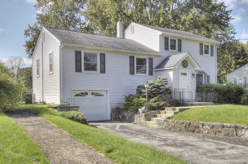 21 Claudia Ln, Poughkeepsie, NY 12603-5605