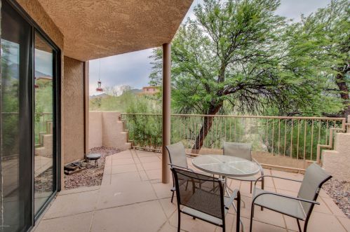 5675 Camino Esplendora, Tucson AZ  85718-4501 exterior