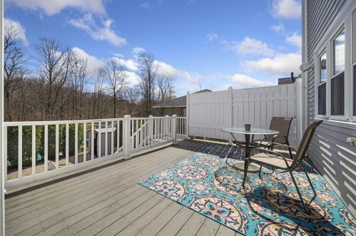 32 Hall Pl, Quincy MA 02169-4025 exterior