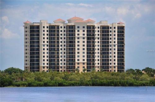 5823 Bowen Daniel Dr, Tampa FL  33616-1481 exterior