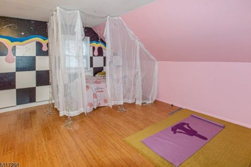 992 Milton Blvd, Rahway NJ 07065-1721 exterior