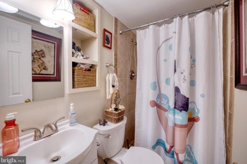 15300 Beaufort Pl, Silver Spring MD  20905-4202 exterior