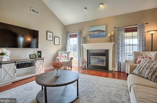 1110 Cord Dr, Hummelstown PA 17036-6815 exterior