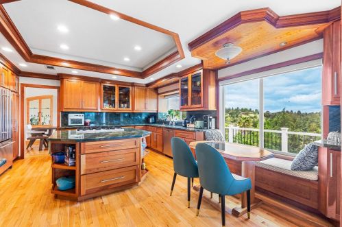 1161 Sunrise Hl, Concord CA 94518-1731 exterior