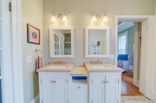 523 Clay Ave, Meskegon MI 49440-1002 exterior