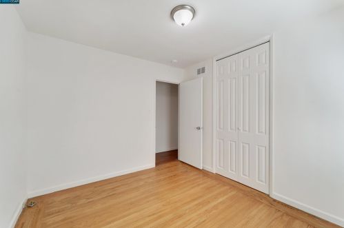 3112 Mount Diablo St, Concord CA 94518-1146 exterior