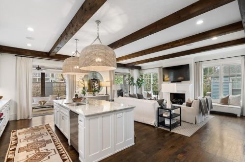 2652 Forrest Way, Atlanta GA  30305-3770 exterior