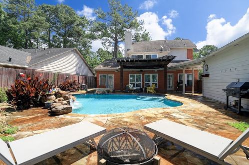 5329 Shady Maple Dr, Humble TX 77339-1272 exterior