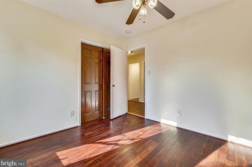 1904 Dundee Rd, Rockville MD 20850-3135 exterior