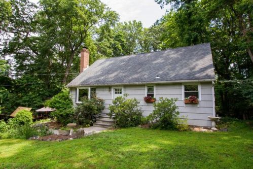 48 Roosevelt Ave, Morganville, NJ 07751-9724