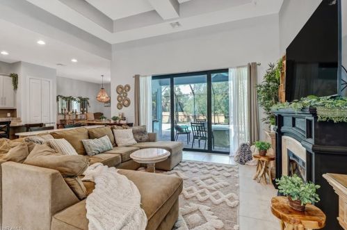 279 14 St, Naples FL 34117-3687 exterior