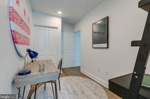 211 Douglas St, Washington DC  20002-1031 exterior