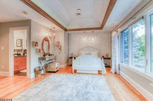 23 Oak Rdg, Springfield NJ 07081-3719 exterior