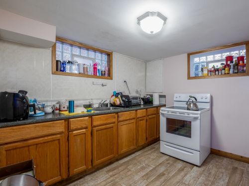 8322 Tripp Ave, Chicago IL 60652-3134 exterior