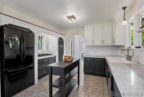 4875 Alder Dr, San Diego CA  92116-2325 exterior