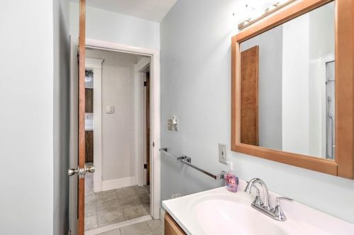 350 Mount Pleasant Ave, Providence RI 02908-5153 exterior