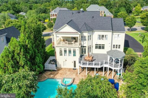 43235 Parkers Rdg Dr, Leesburg VA 20176-5108 exterior