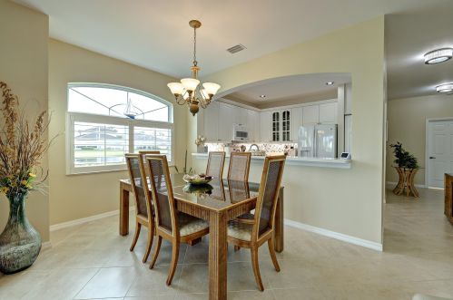 702 Southstar Dr, Fort Pierce FL 34949-9120 exterior