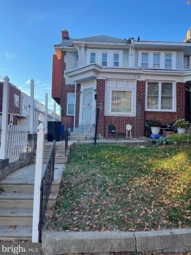 6712 18th St, Philadelphia, PA 19126-2602