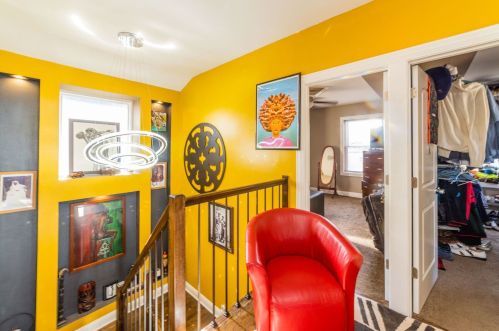 7350 Bennett Ave, Chicago IL 60649-4621 exterior