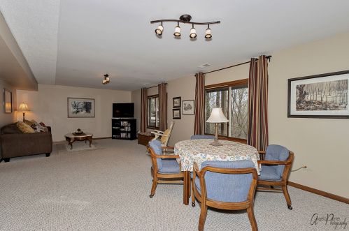 2041 Alta Vis Dr, Waukegan IL 60087-4058 exterior