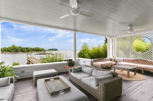 61 Byram Shr Rd, Greenwich CT 06830-6906 exterior