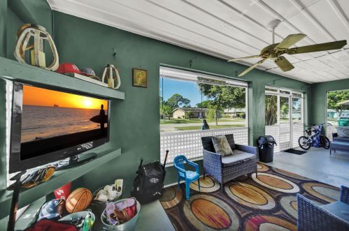 149 Bracken Rd, Fort Pierce, FL 34983-1707