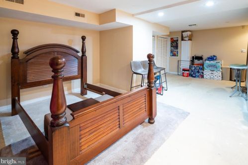 51 Mactavish Ct, New Castle DE 19720-6524 exterior