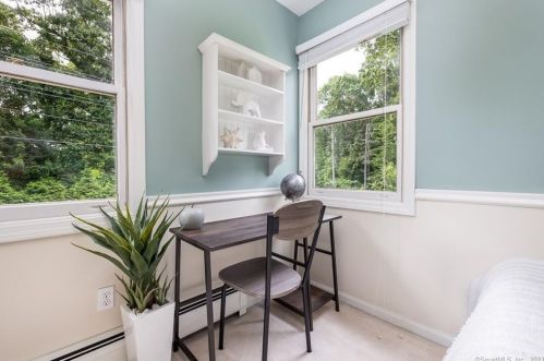 15 Indian Hl Rd, Farmington CT 06032-2816 exterior