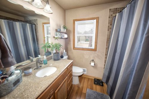 5581 Honey Creek Dr, Milwaukee WI  53221-4062 exterior