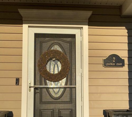 2 Chapman Chase, Windsor Locks, CT 06096-1343