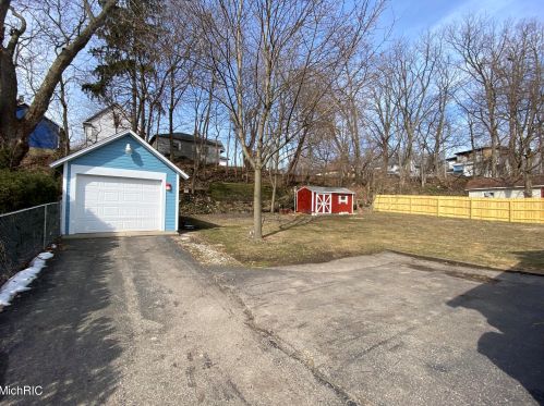 1140 Park St, Kalamazoo MI 49007-3487 exterior