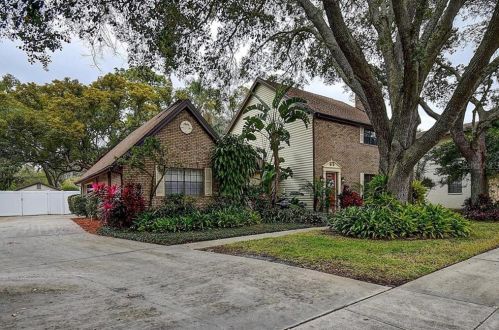 2115 Fore Dr, Tampa, FL 33612-5006