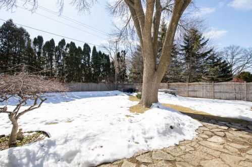 9705 Ctr St, Milwaukee WI 53222-4526 exterior