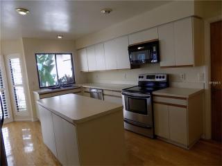 14612 Village Glen Cir, Tampa FL  33618-2709 exterior