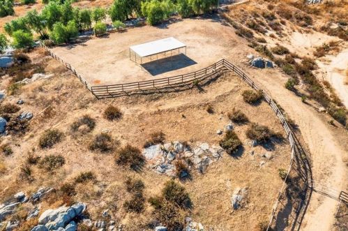 38430 Grn Mdw Rd, Temecula CA 92592-8444 exterior