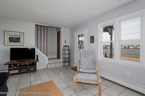 320 Elizabeth Ave, Point Pleasant Beach NJ 08742-4133 exterior