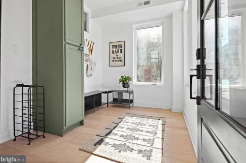 1613 2nd St, Philadelphia PA 19122 exterior