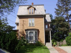 139 Winchester St, Newton, MA 02461-2129
