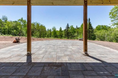 3428 Medin Rd, Duluth MN 55804-2673 exterior