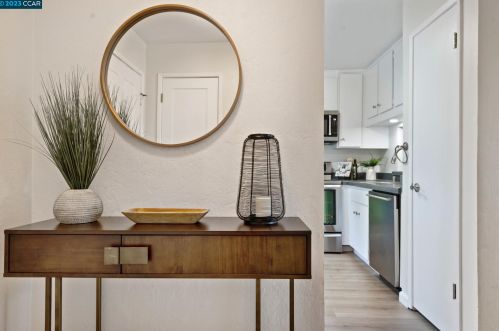 21 Emerson Dr, Mill Valley CA 94941-2212 exterior