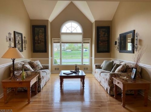 32 Haver Farm Rd, Clinton NJ 08809-2602 exterior