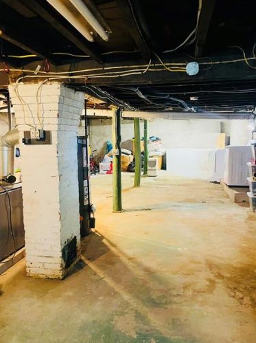 359 Carrington Ave, Woonsocket RI  02895-4622 exterior